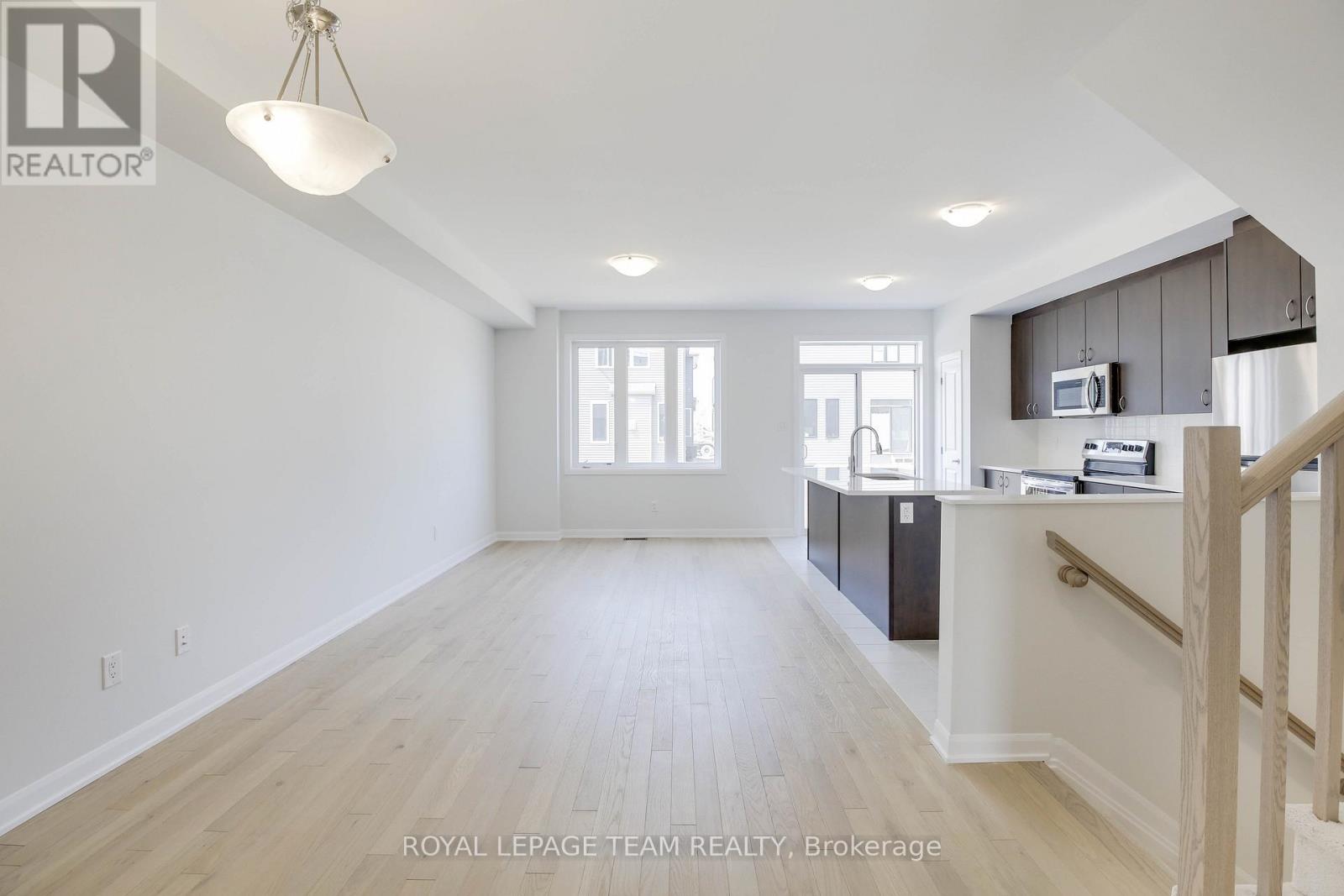 937 Athenry Court, Ottawa, Ontario  K2J 7C9 - Photo 11 - X12135229