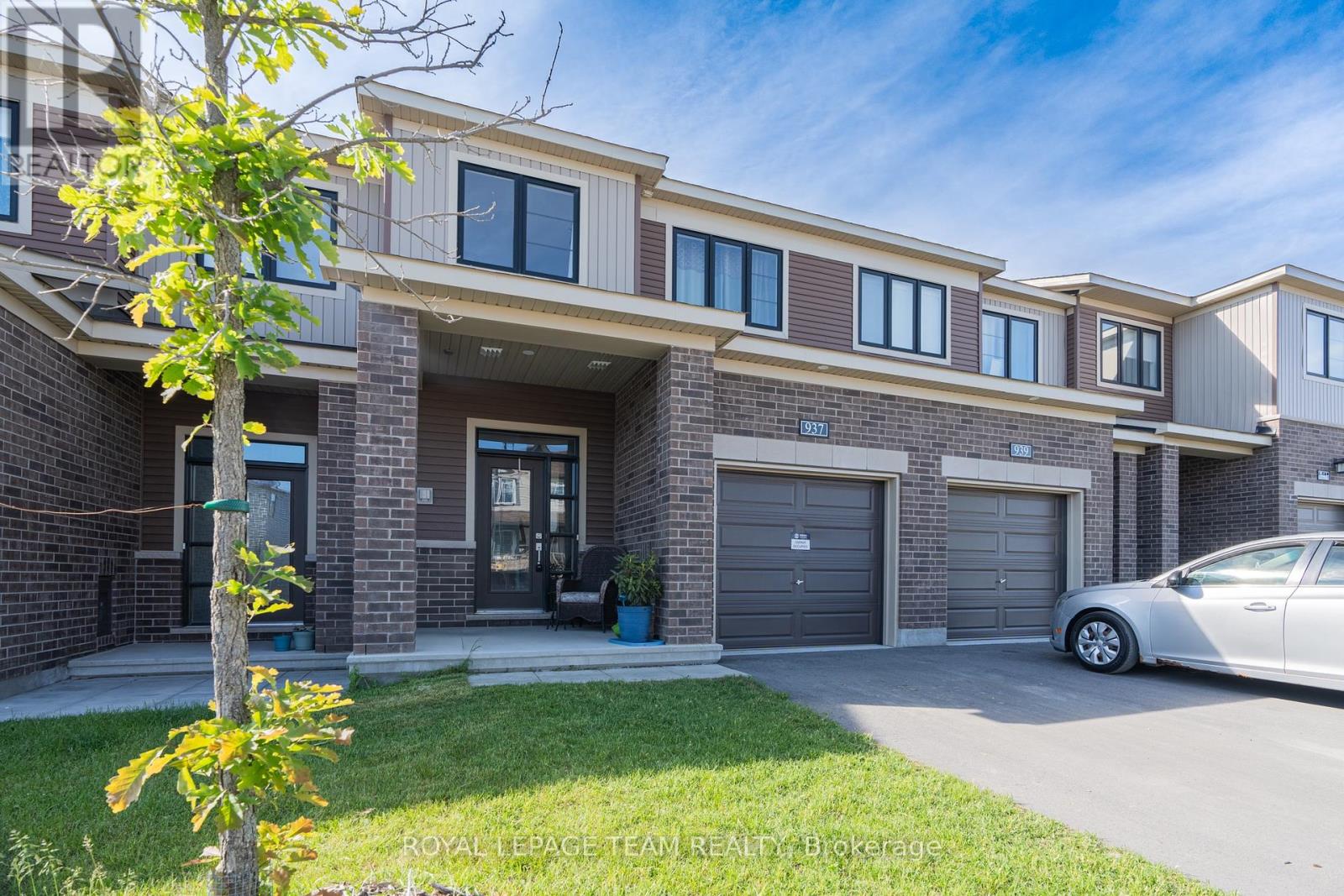 937 Athenry Court, Ottawa, Ontario  K2J 7C9 - Photo 3 - X12135229