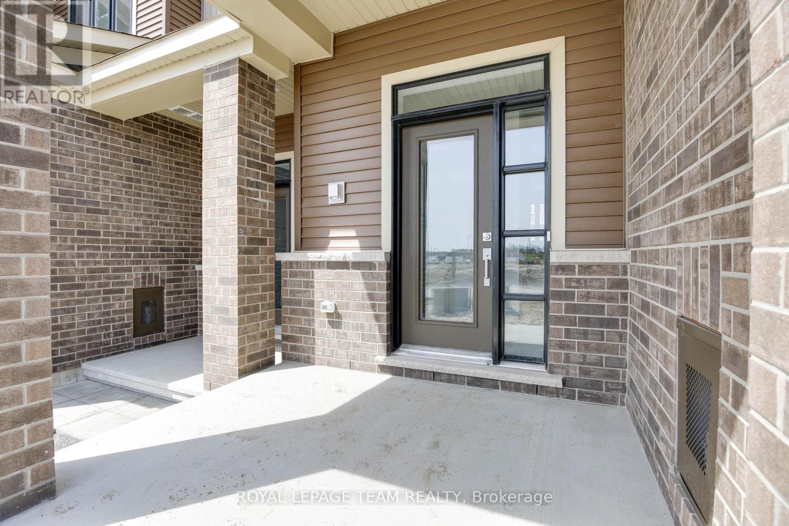937 Athenry Court, Ottawa, Ontario  K2J 7C9 - Photo 4 - X12135229