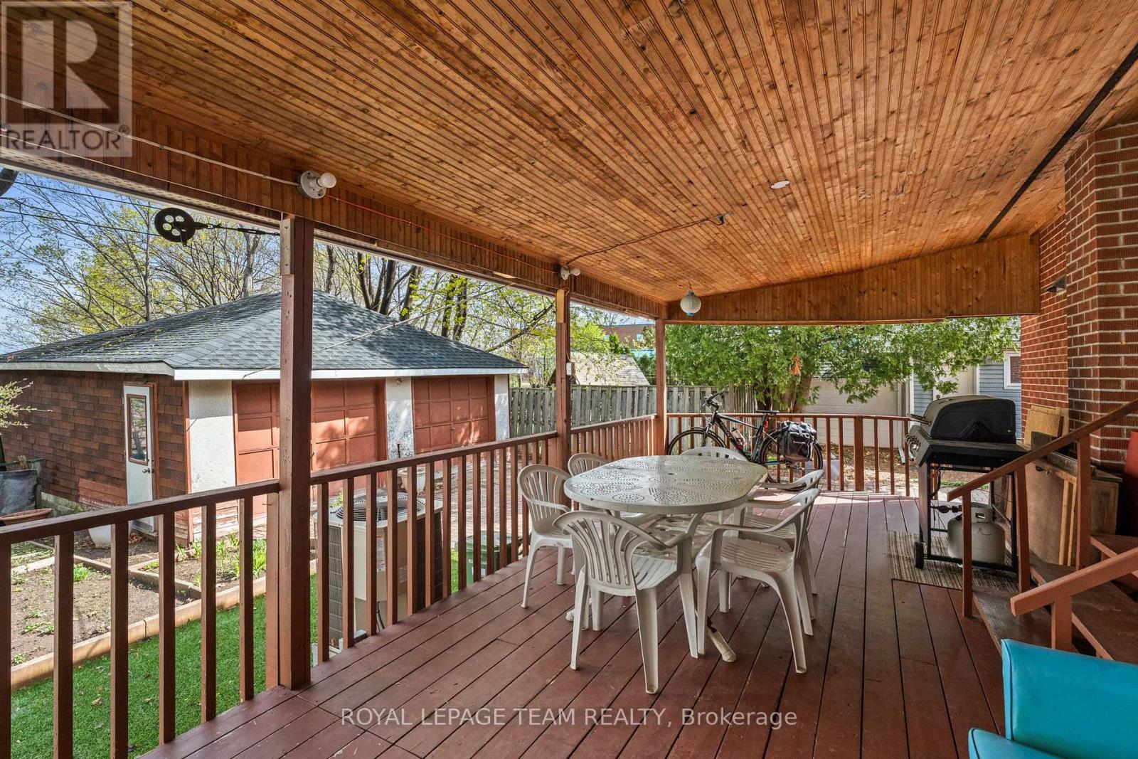 365 Ravenhill Avenue E, Ottawa, Ontario  K2A 0J5 - Photo 37 - X12135271