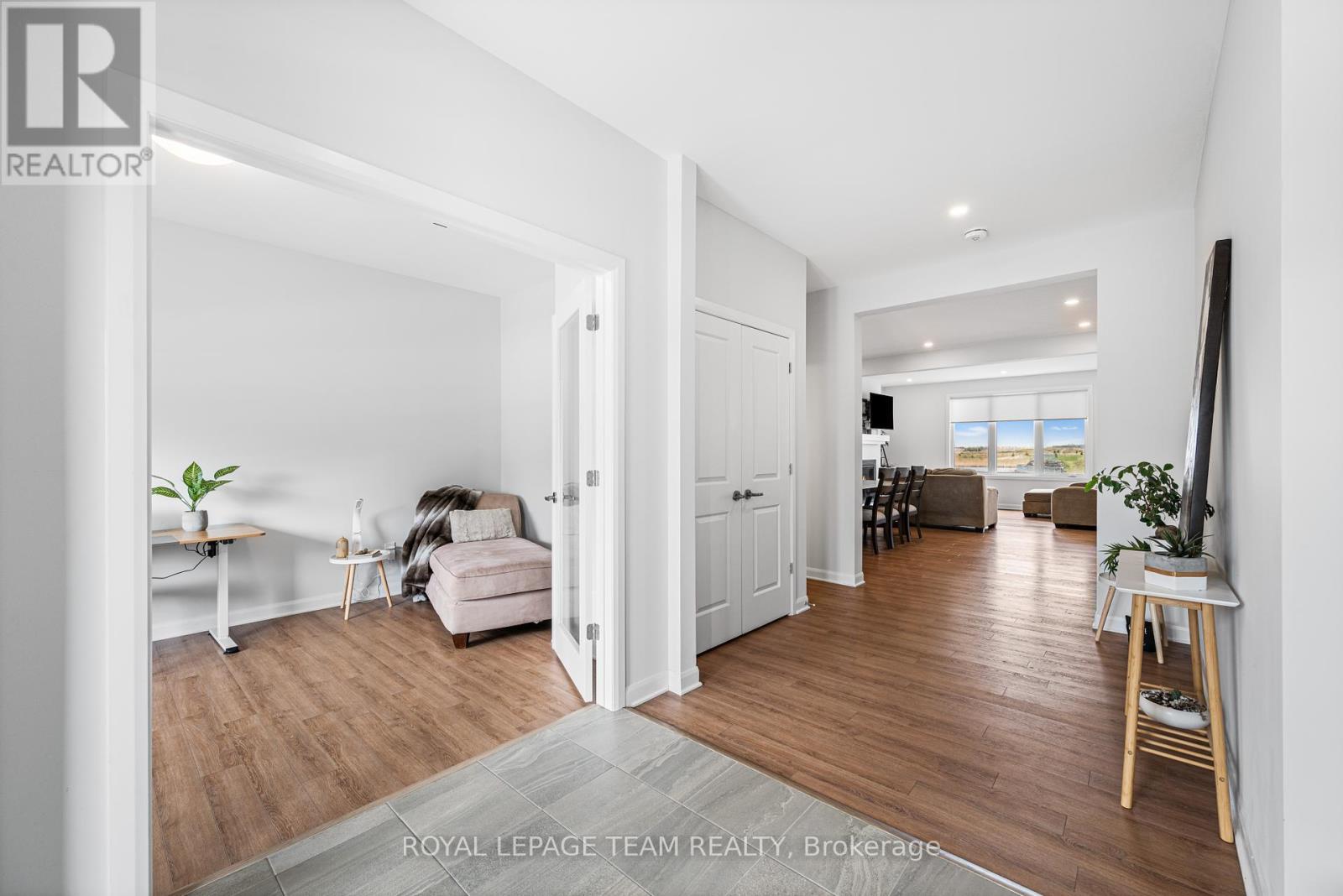 Property at 934 LAKERIDGE DRIVE image 3