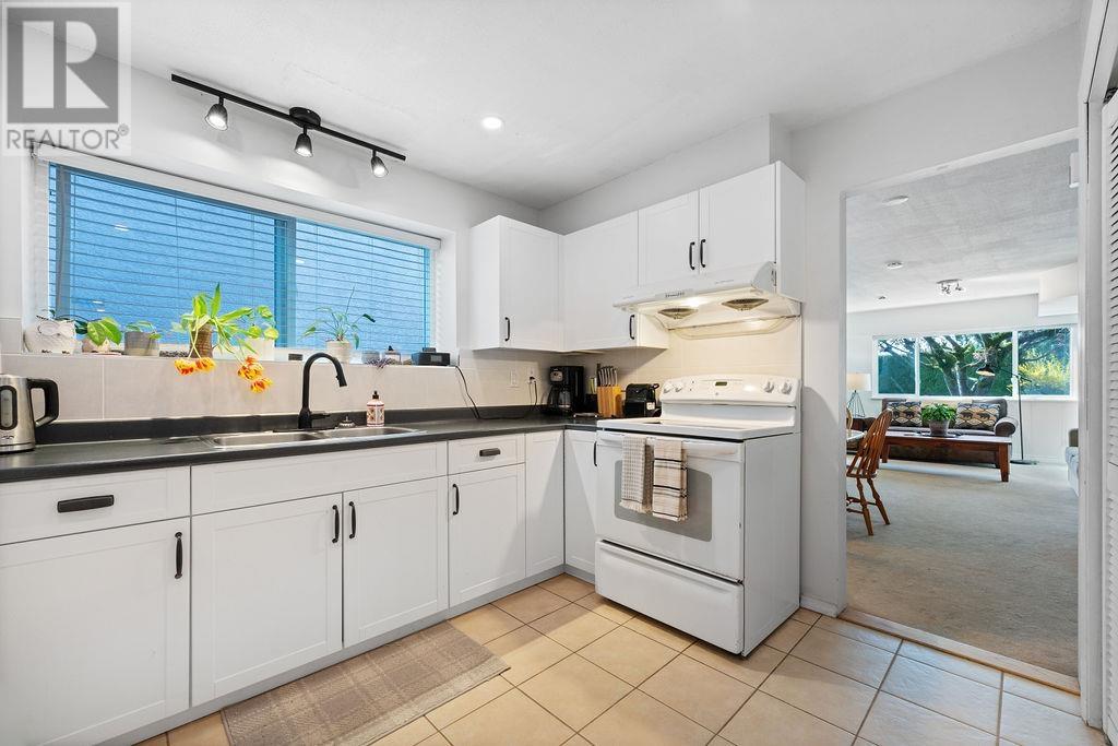 3300 Mahon Avenue, North Vancouver, British Columbia  V7N 3T5 - Photo 28 - R3000054