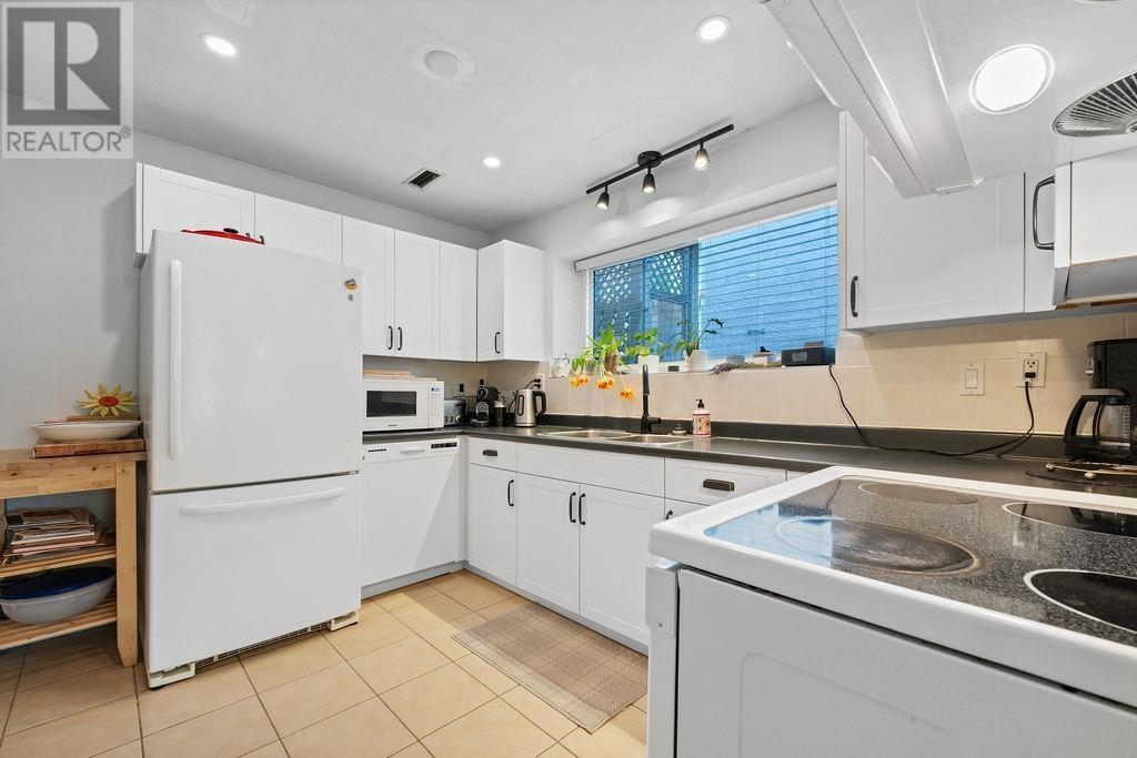 3300 Mahon Avenue, North Vancouver, British Columbia  V7N 3T5 - Photo 26 - R3000054