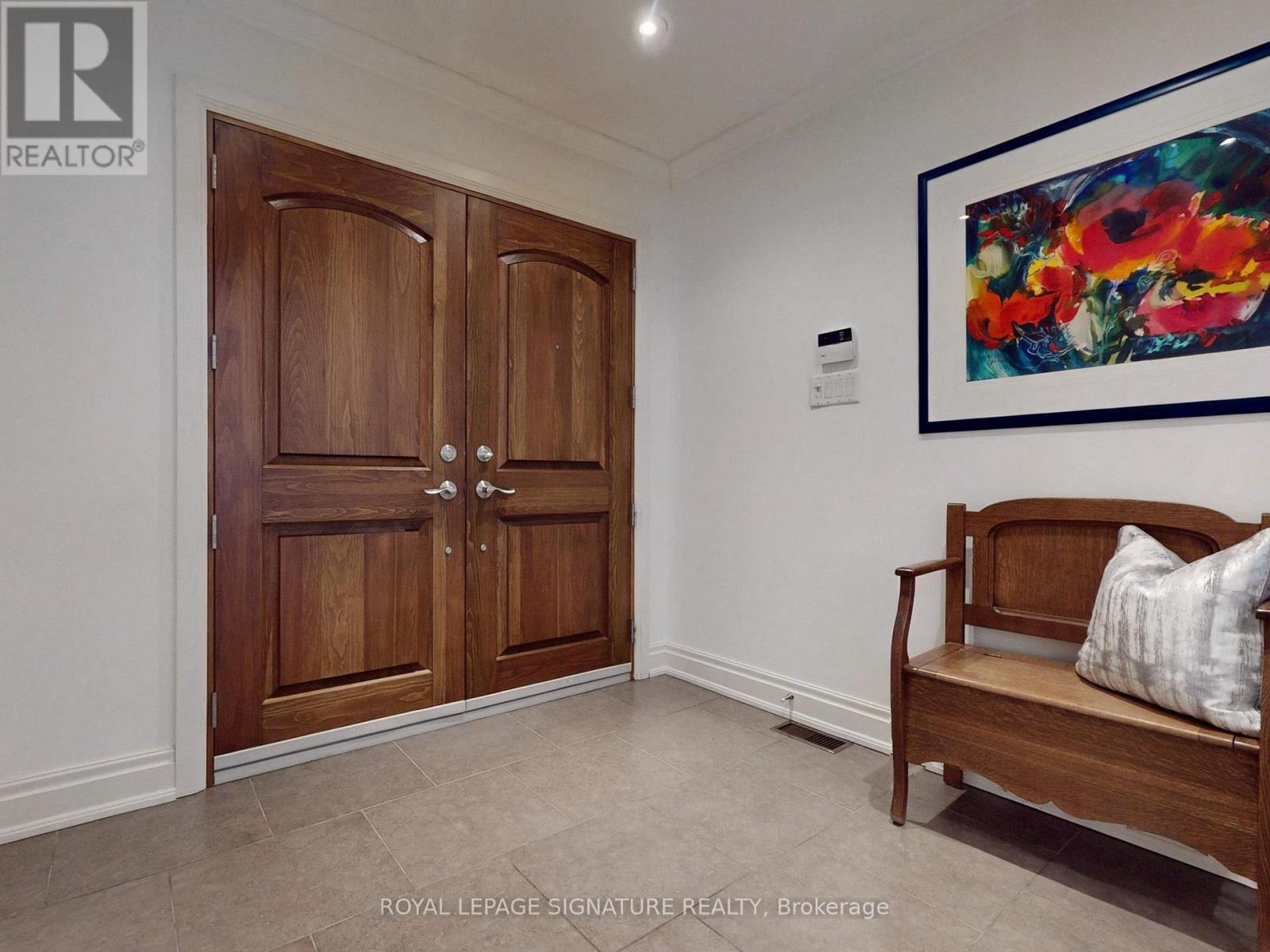 Property at 18 PRINCE EDWARD BOULEVARD image 3