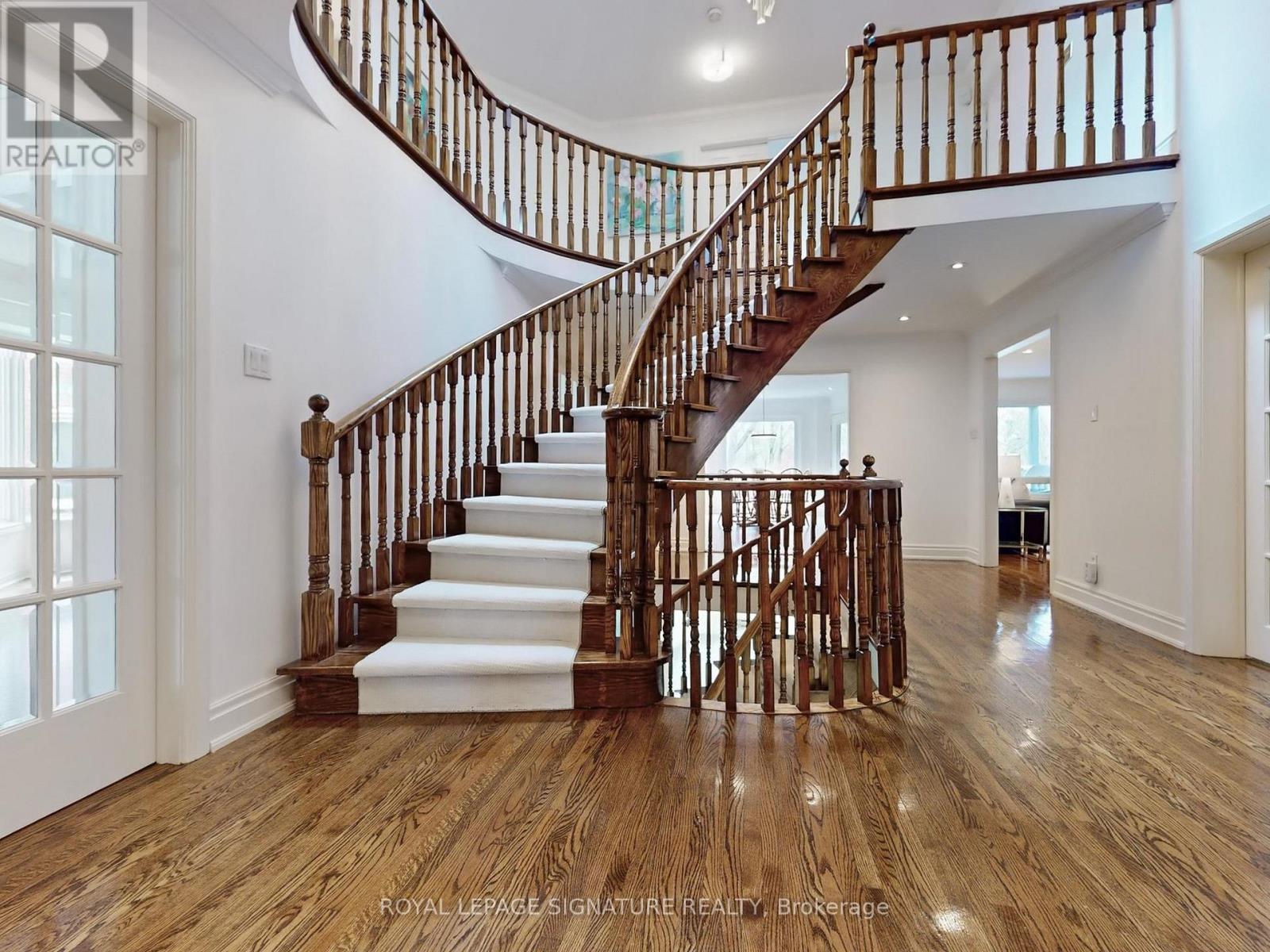 Property at 18 PRINCE EDWARD BOULEVARD image 5