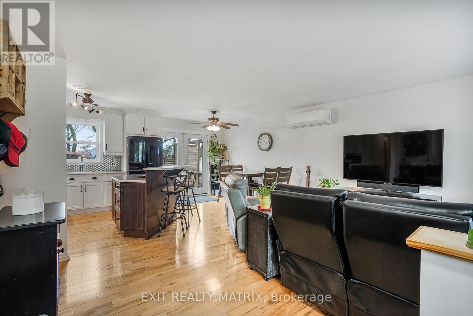 Property at 1120 DES CEDRES STREET image 5