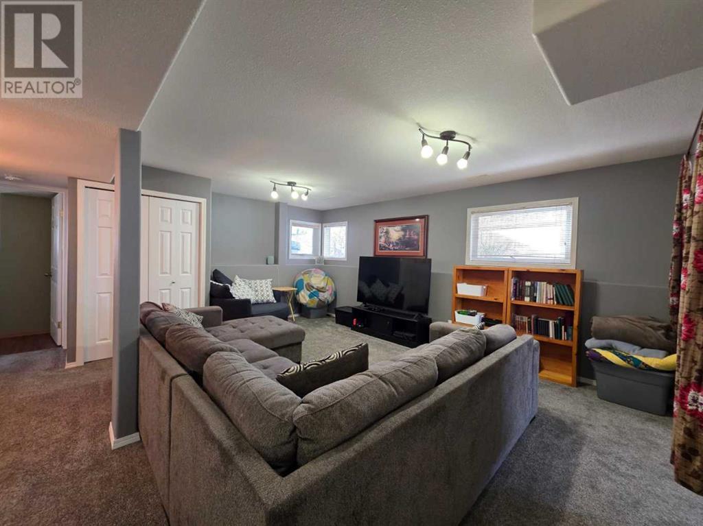 43 Mt Blakiston Road W, Lethbridge, Alberta  T1K 6P9 - Photo 32 - A2217886
