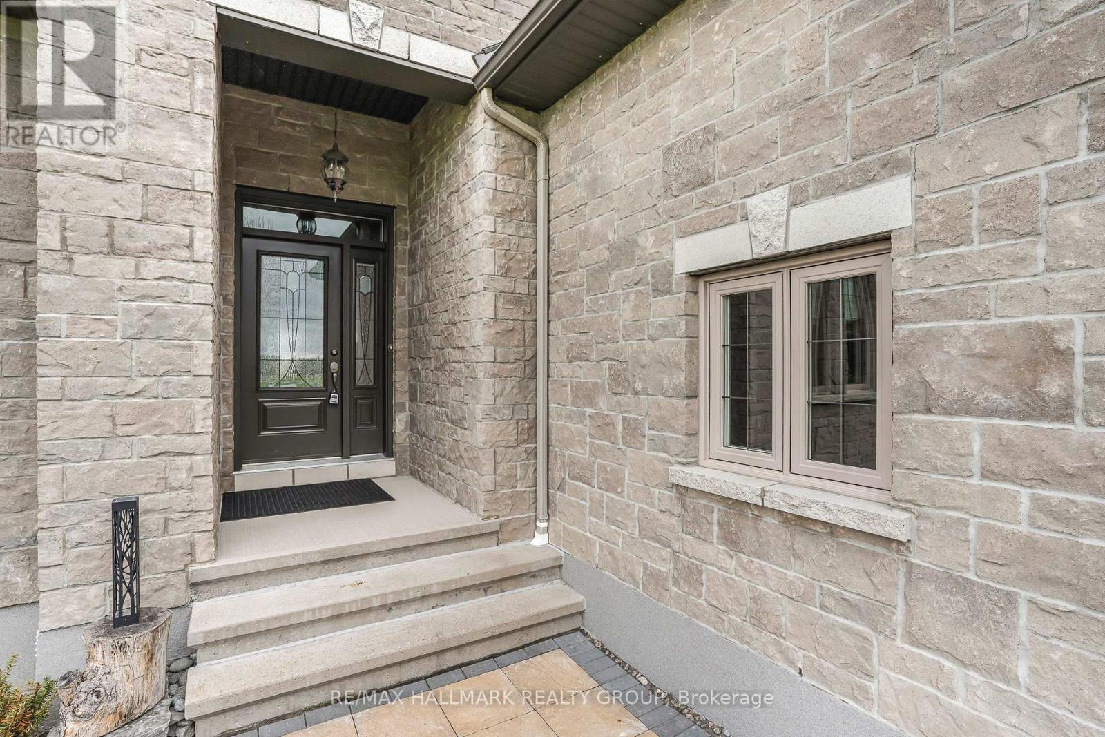 2311 Principale Street, Alfred And Plantagenet, Ontario  K0A 3K0 - Photo 5 - X12076230