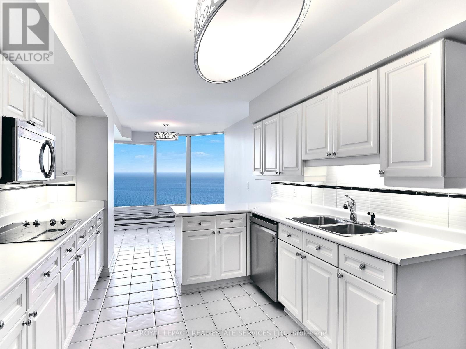 Property at 3101 - 1 PALACE PIER COURT image 5