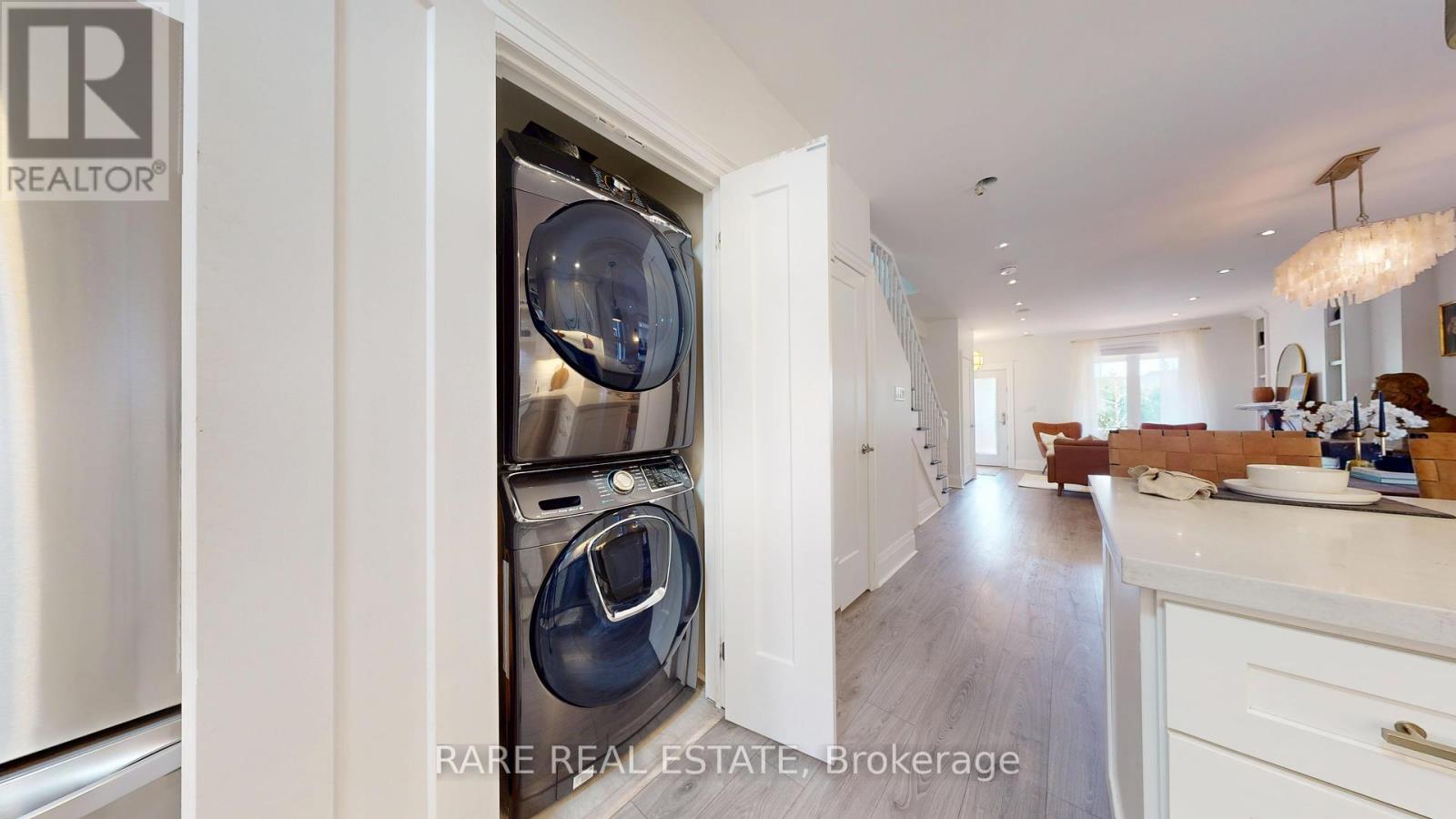 879 Shaw Street, Toronto, Ontario  M6G 3M3 - Photo 11 - W12135164