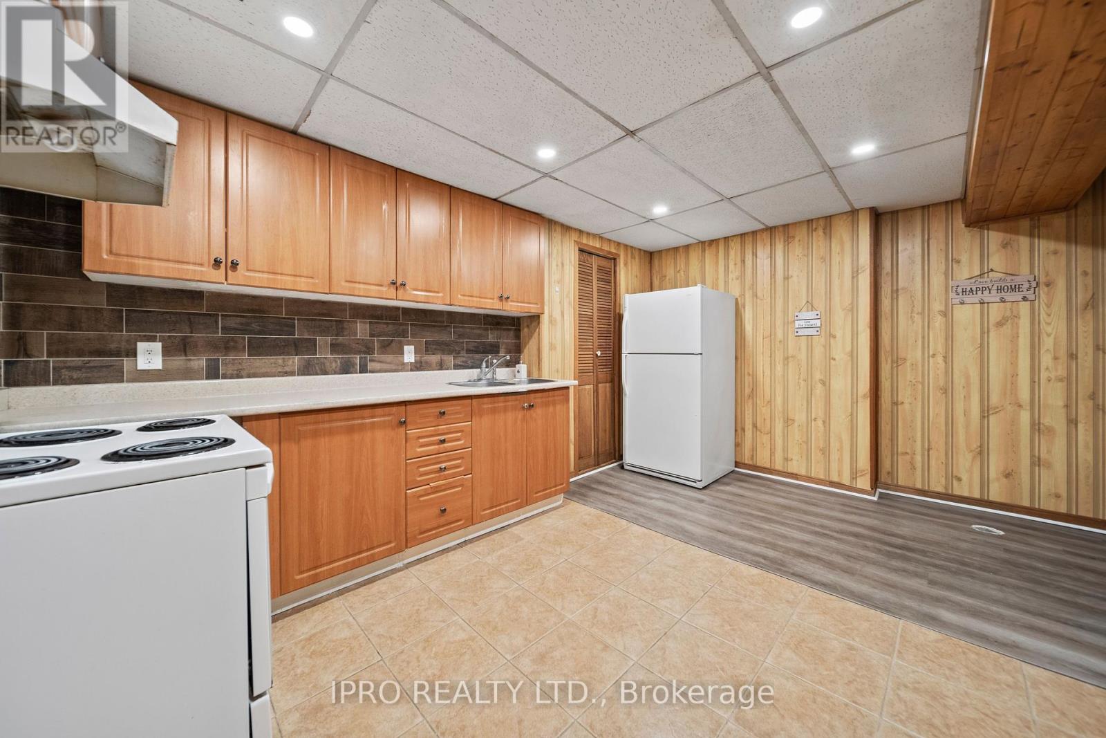 734 Briar Crescent, Milton, Ontario  L9T 3Z8 - Photo 24 - W12135210