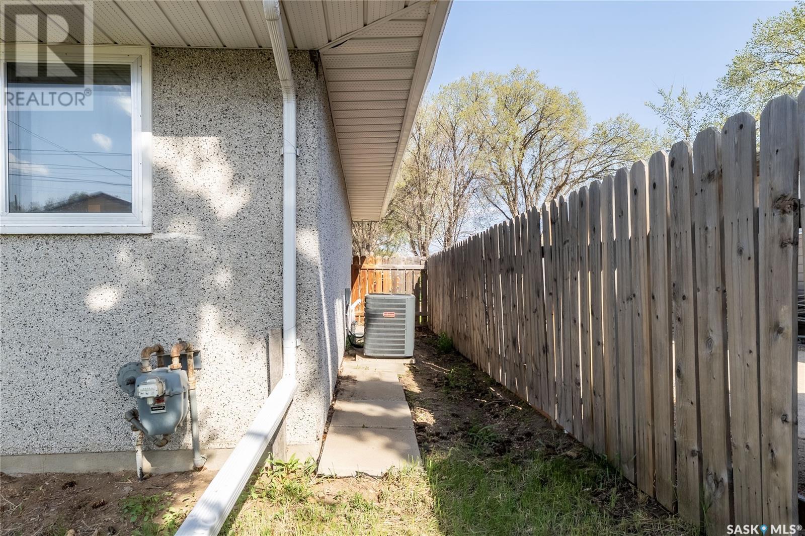 1182 Currie Crescent, Moose Jaw, Saskatchewan  S6H 6B7 - Photo 35 - SK005122