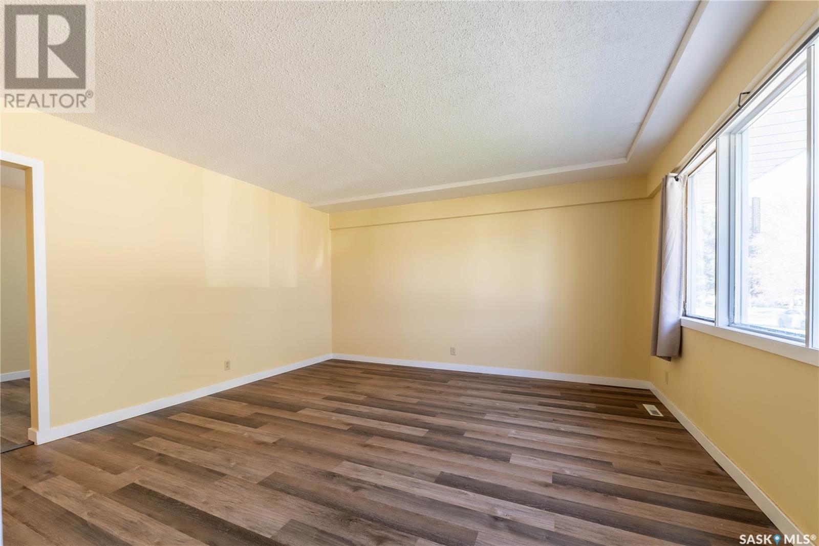 1182 Currie Crescent, Moose Jaw, Saskatchewan  S6H 6B7 - Photo 7 - SK005122
