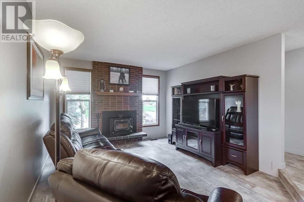 35 Howarth Street, Red Deer, Alberta  T4N 6J6 - Photo 5 - A2217967