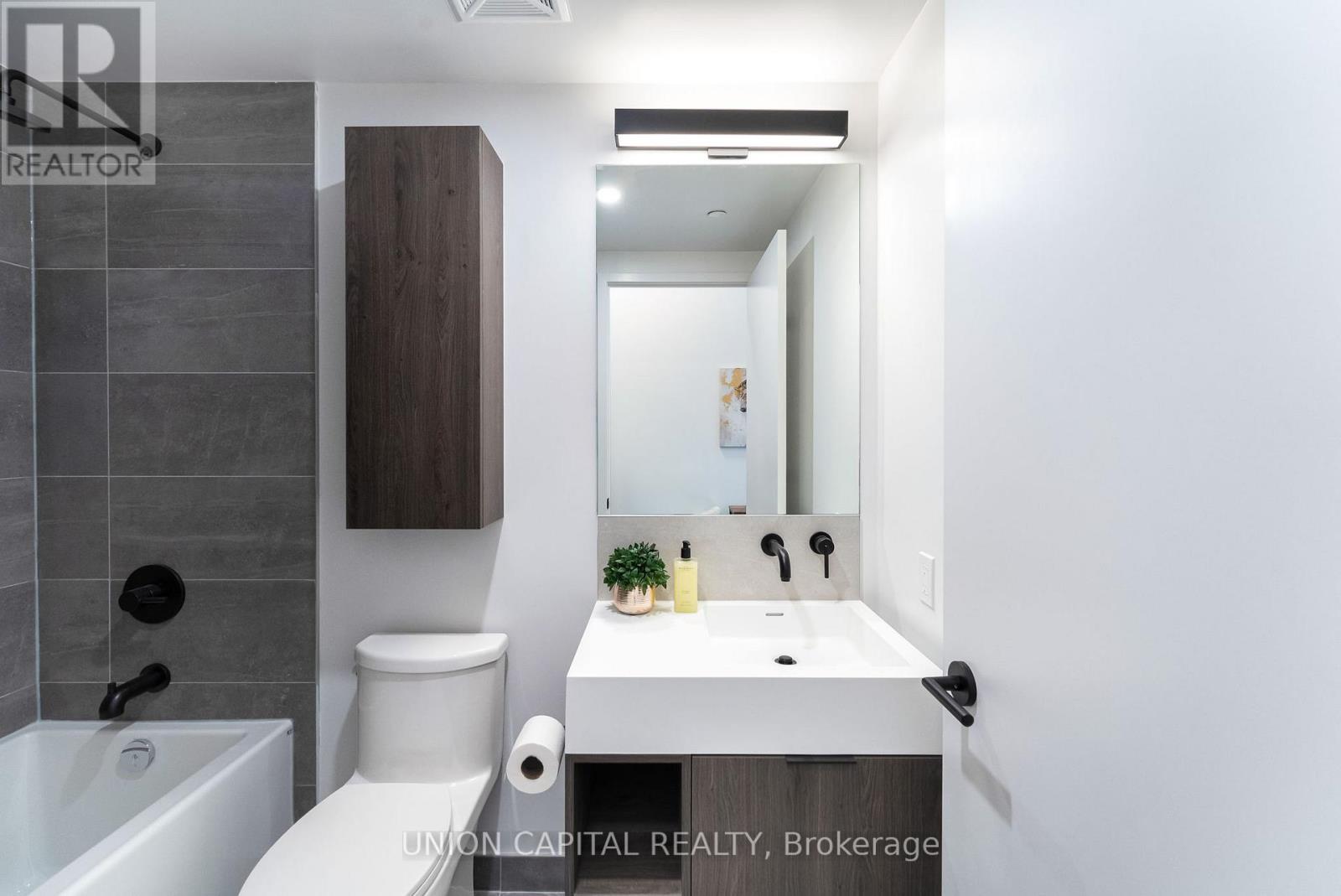 301 - 108 Peter Street, Toronto, Ontario  M5V 0W2 - Photo 15 - C12135233