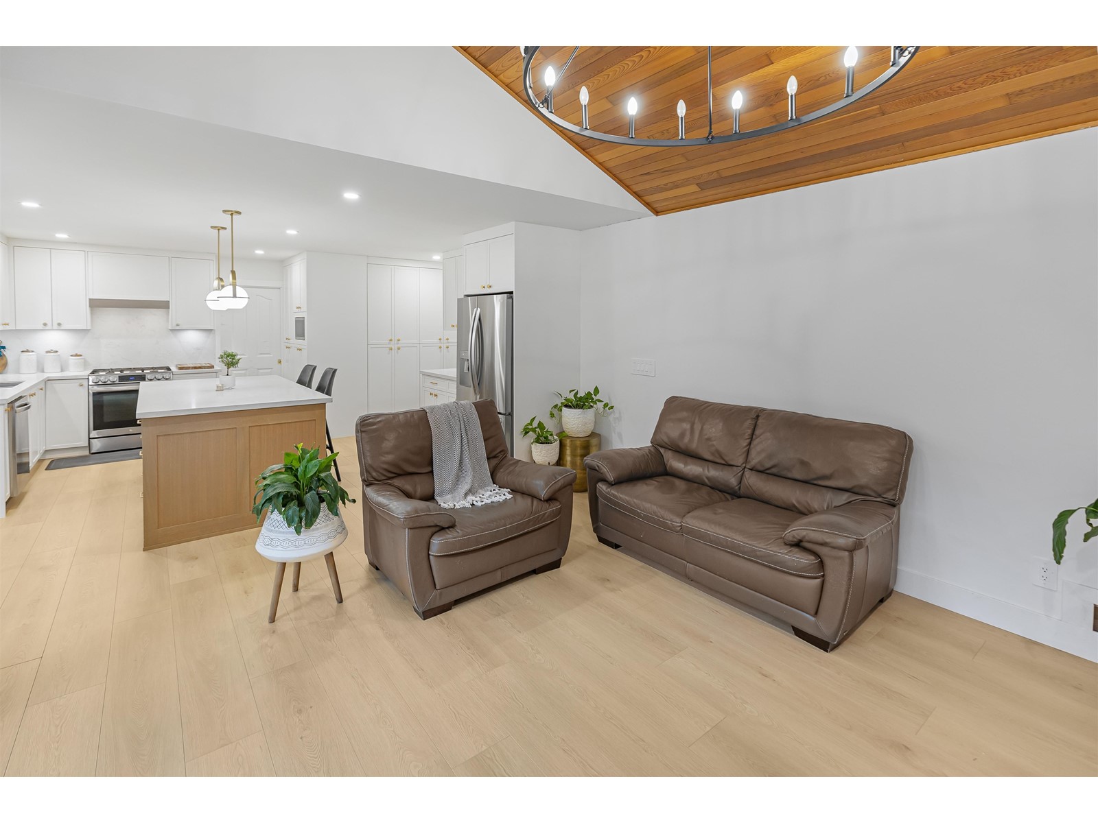 Property at 15542 58A AVENUE image 4