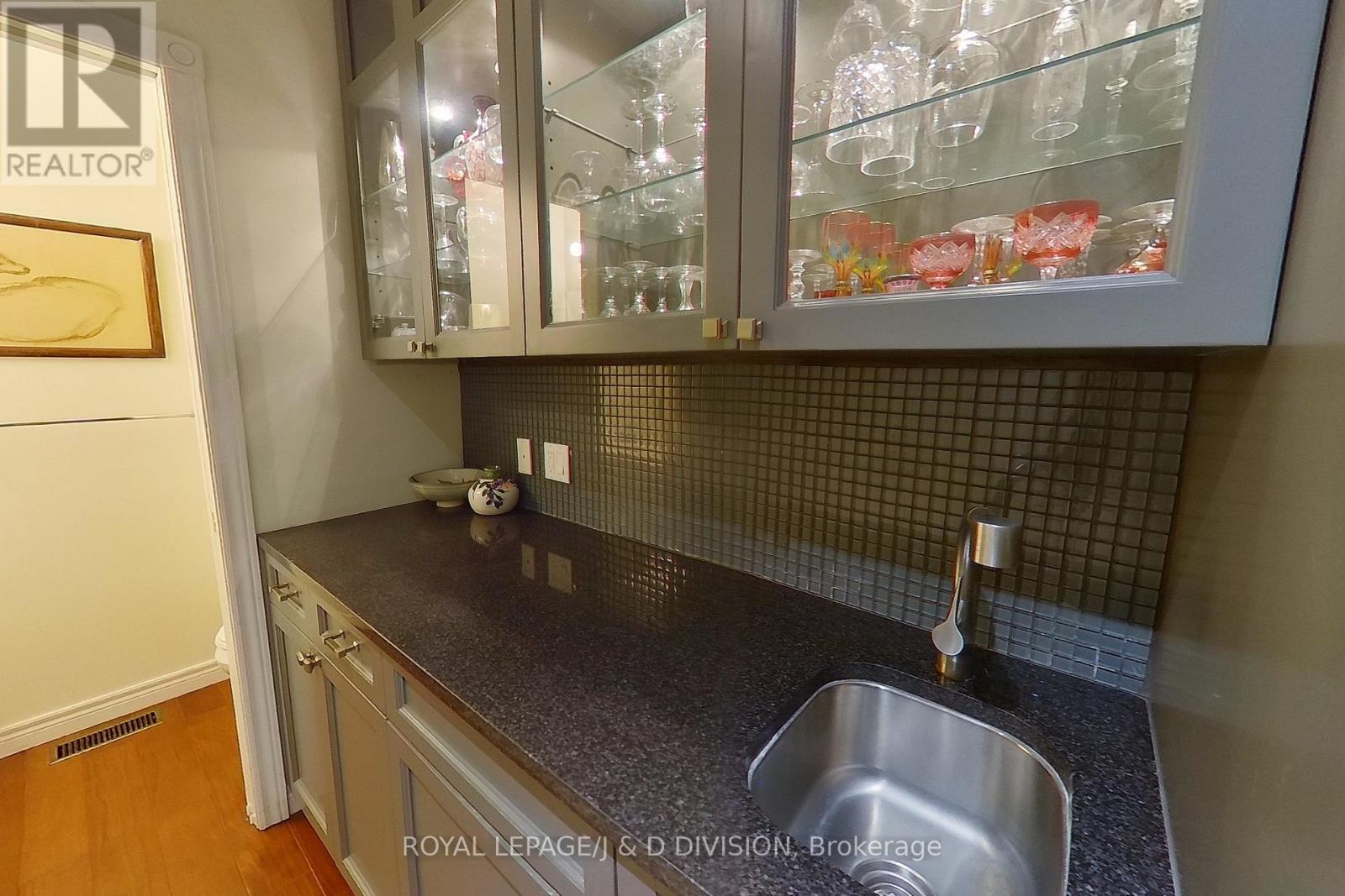 310 - 1742 Ravenwood Drive, Peterborough West, Ontario  K9K 2R5 - Photo 11 - X12135213