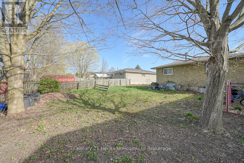 29 Devonshire Avenue, Tillsonburg, Ontario  N4G 4K7 - Photo 30 - X12135344