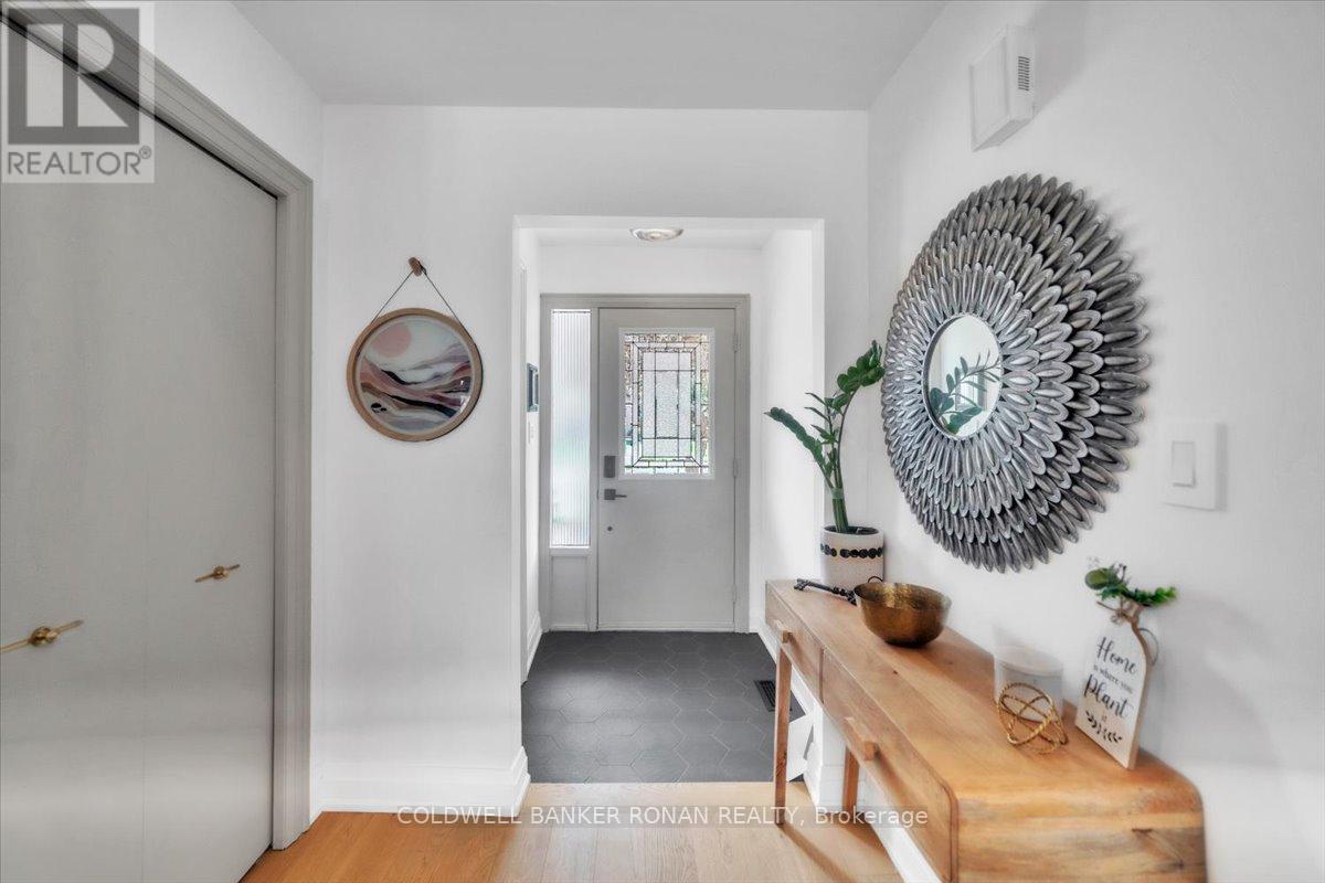 Property at 14 LIONEL STONE AVENUE E image 3