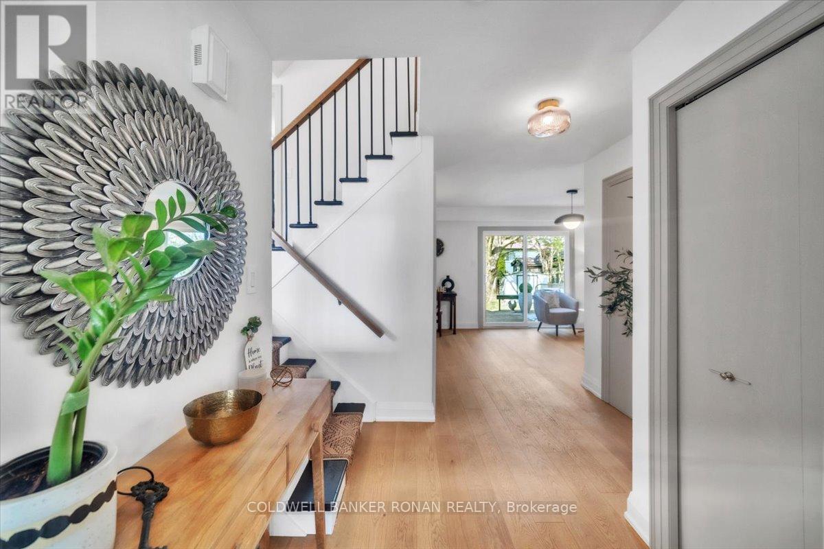 Property at 14 LIONEL STONE AVENUE E image 4