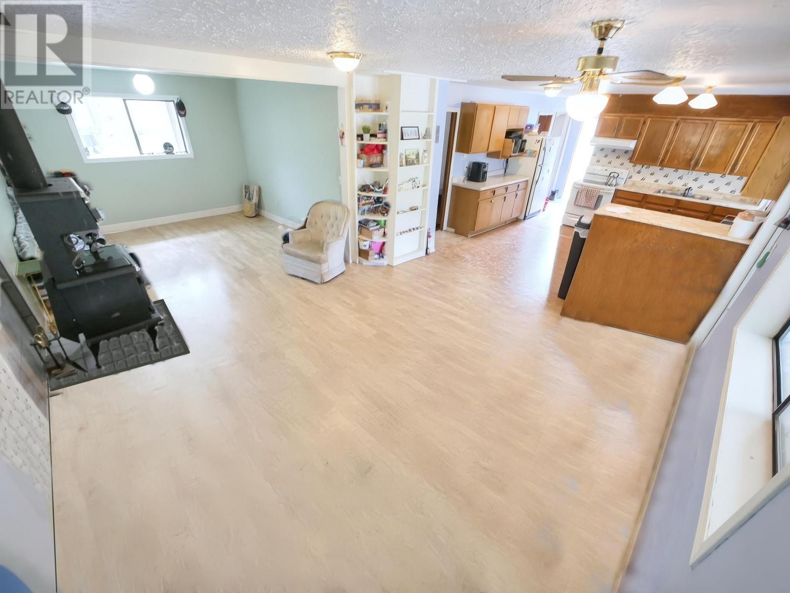 5603 Kitchener Road, Kitchener, British Columbia  V0B 1G0 - Photo 4 - 10347019