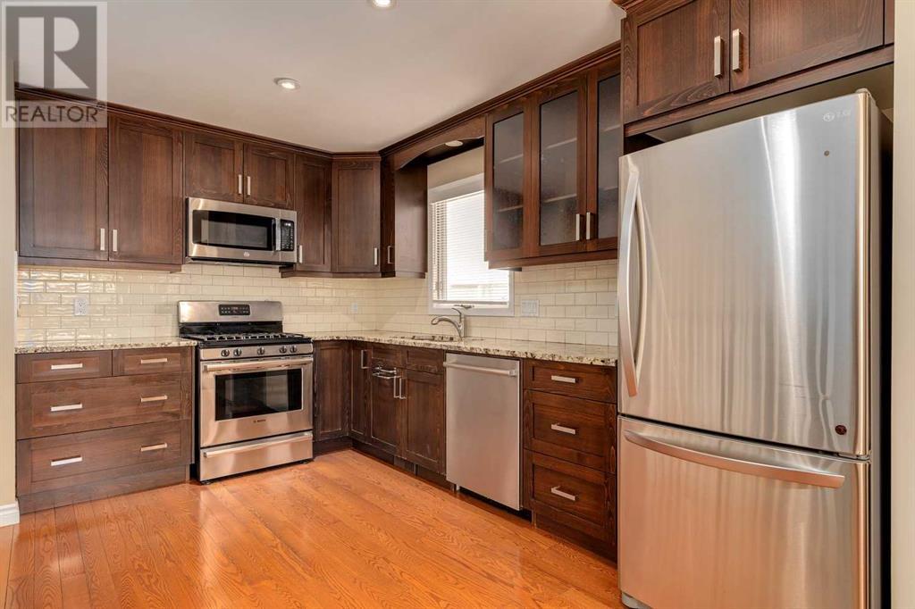 764 Coach Bluff Crescent Sw, Calgary, Alberta  T3H 1A8 - Photo 10 - A2218367