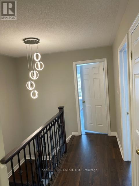 2449 Grand Oak Trail, Oakville, Ontario  L6M 0J3 - Photo 11 - W12135241