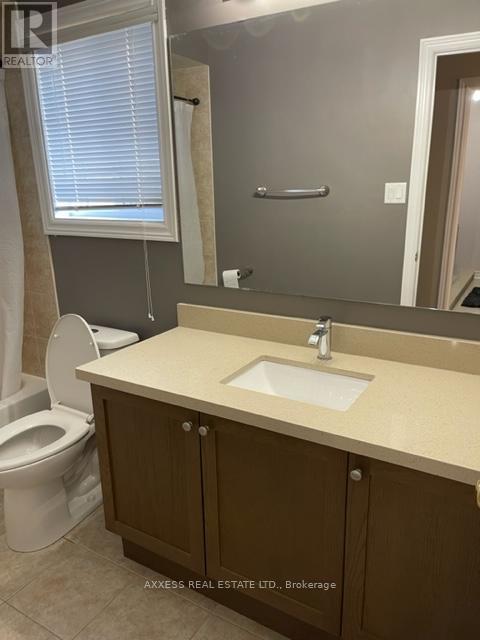 2449 Grand Oak Trail, Oakville, Ontario  L6M 0J3 - Photo 14 - W12135241