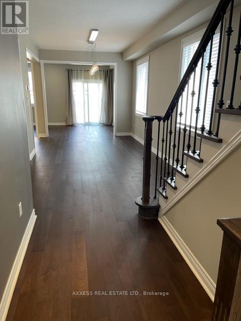 2449 Grand Oak Trail, Oakville, Ontario  L6M 0J3 - Photo 3 - W12135241