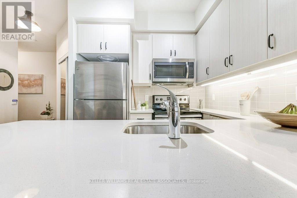 209 - 15 Zorra Street, Toronto, Ontario  M8Z 4Z6 - Photo 8 - W12135288