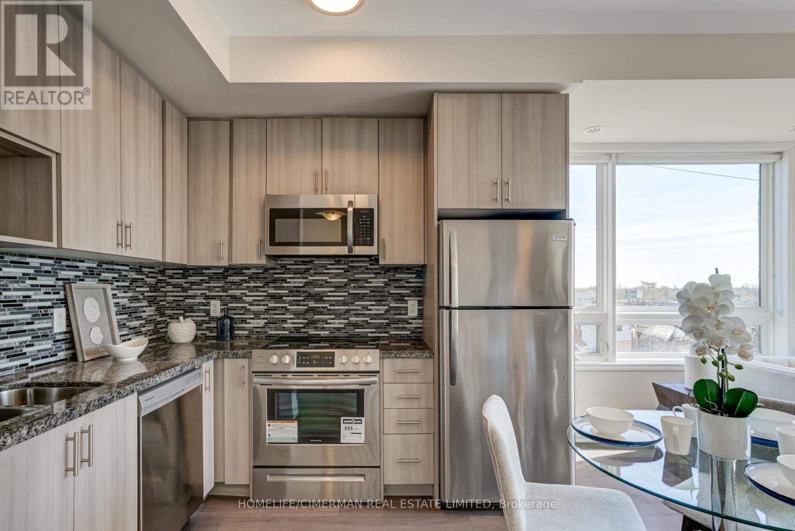 301 - 1130 Briar Hill Avenue, Toronto, Ontario  M6B 0A9 - Photo 11 - W12135290