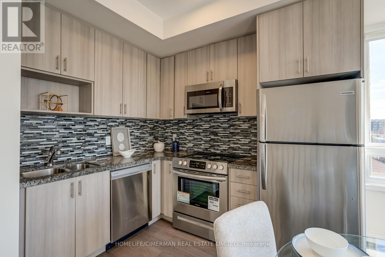 301 - 1130 Briar Hill Avenue, Toronto, Ontario  M6B 0A9 - Photo 12 - W12135290