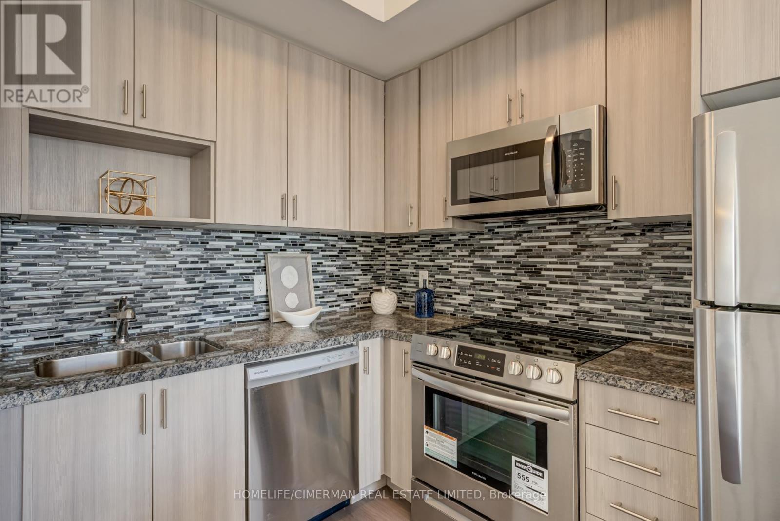 301 - 1130 Briar Hill Avenue, Toronto, Ontario  M6B 0A9 - Photo 13 - W12135290