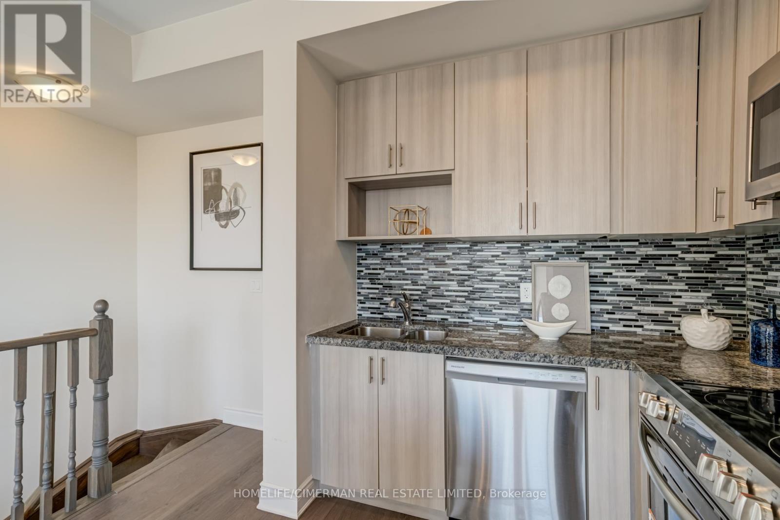 301 - 1130 Briar Hill Avenue, Toronto, Ontario  M6B 0A9 - Photo 14 - W12135290