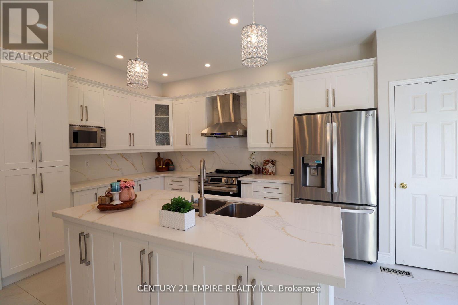 263 Gatwick Drive, Oakville, Ontario  L6H 7K4 - Photo 12 - W12135313
