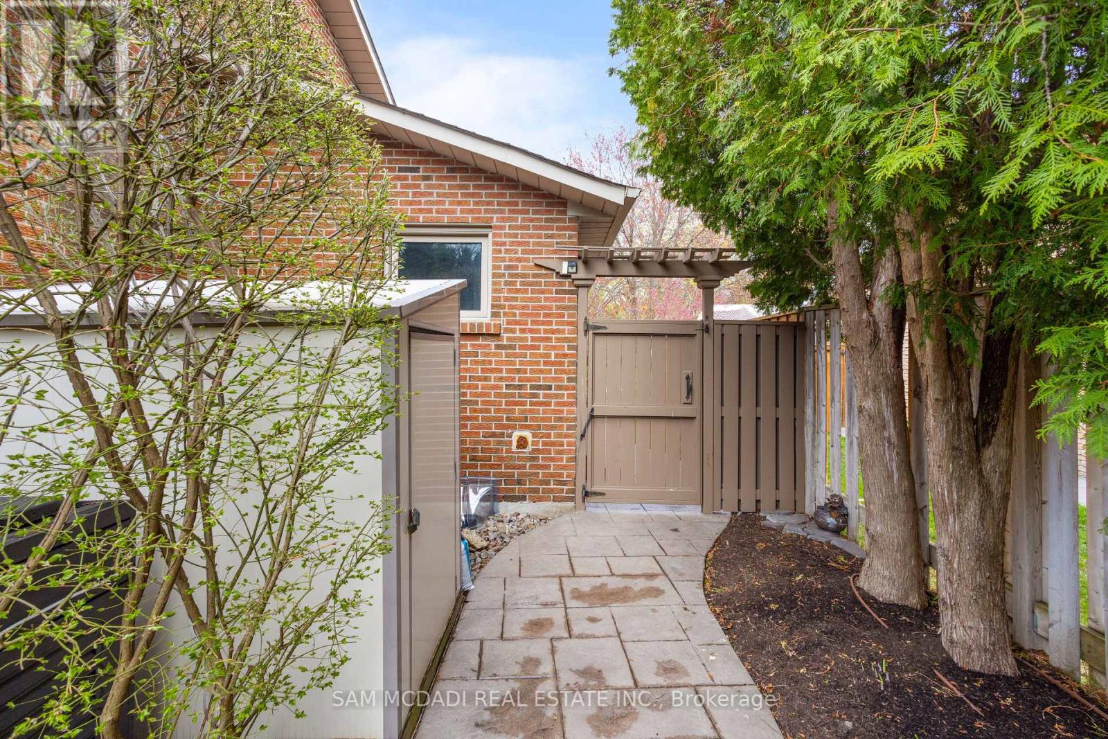 1560 Ifield Road, Mississauga, Ontario  L5H 3W1 - Photo 17 - W12135363