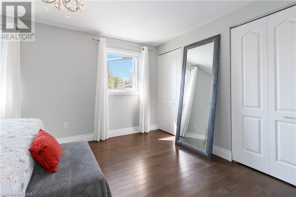 Property at 25 WINTER Way image 3
