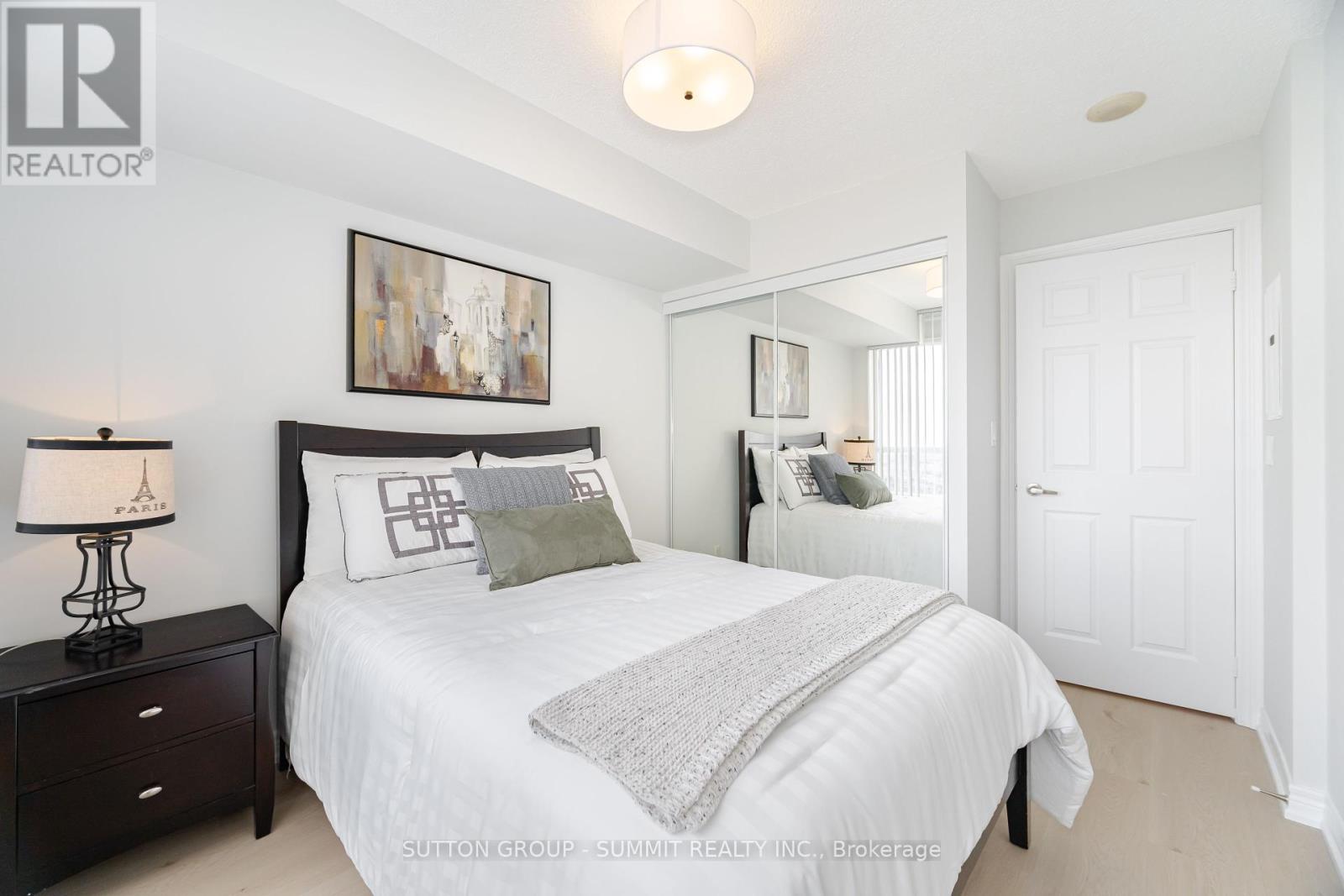 2310 - 310 Burnhamthorpe Road W, Mississauga, Ontario  L5B 4P9 - Photo 21 - W12135353