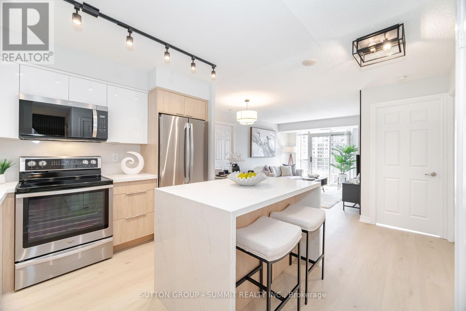2310 - 310 Burnhamthorpe Road W, Mississauga, Ontario  L5B 4P9 - Photo 11 - W12135353