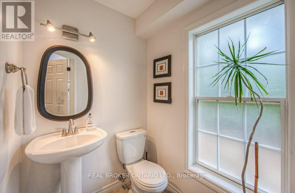 Property at 511 MARINER DRIVE image 5