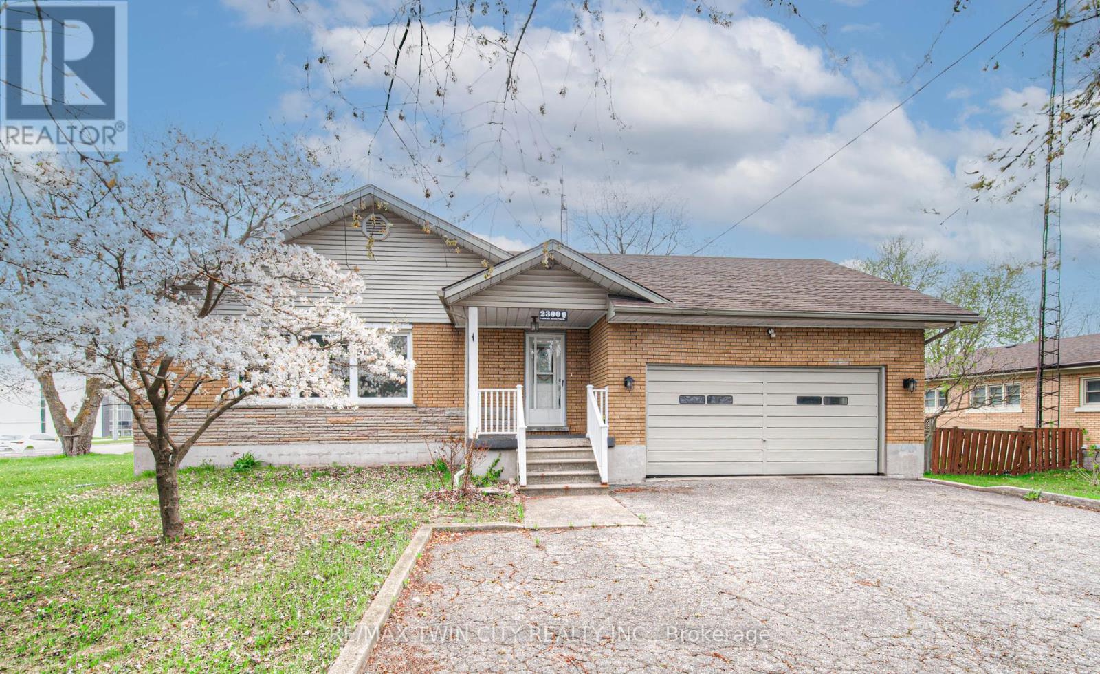 Property at 2300 FOUNTAIN STREET N image 1