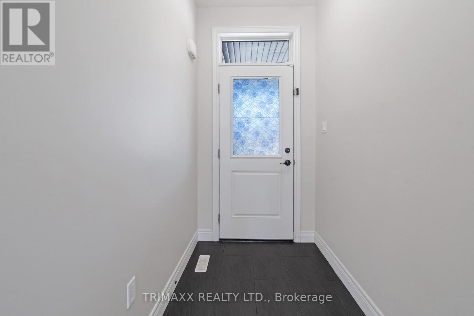 Property at 39 LOXLEIGH LANE image 4