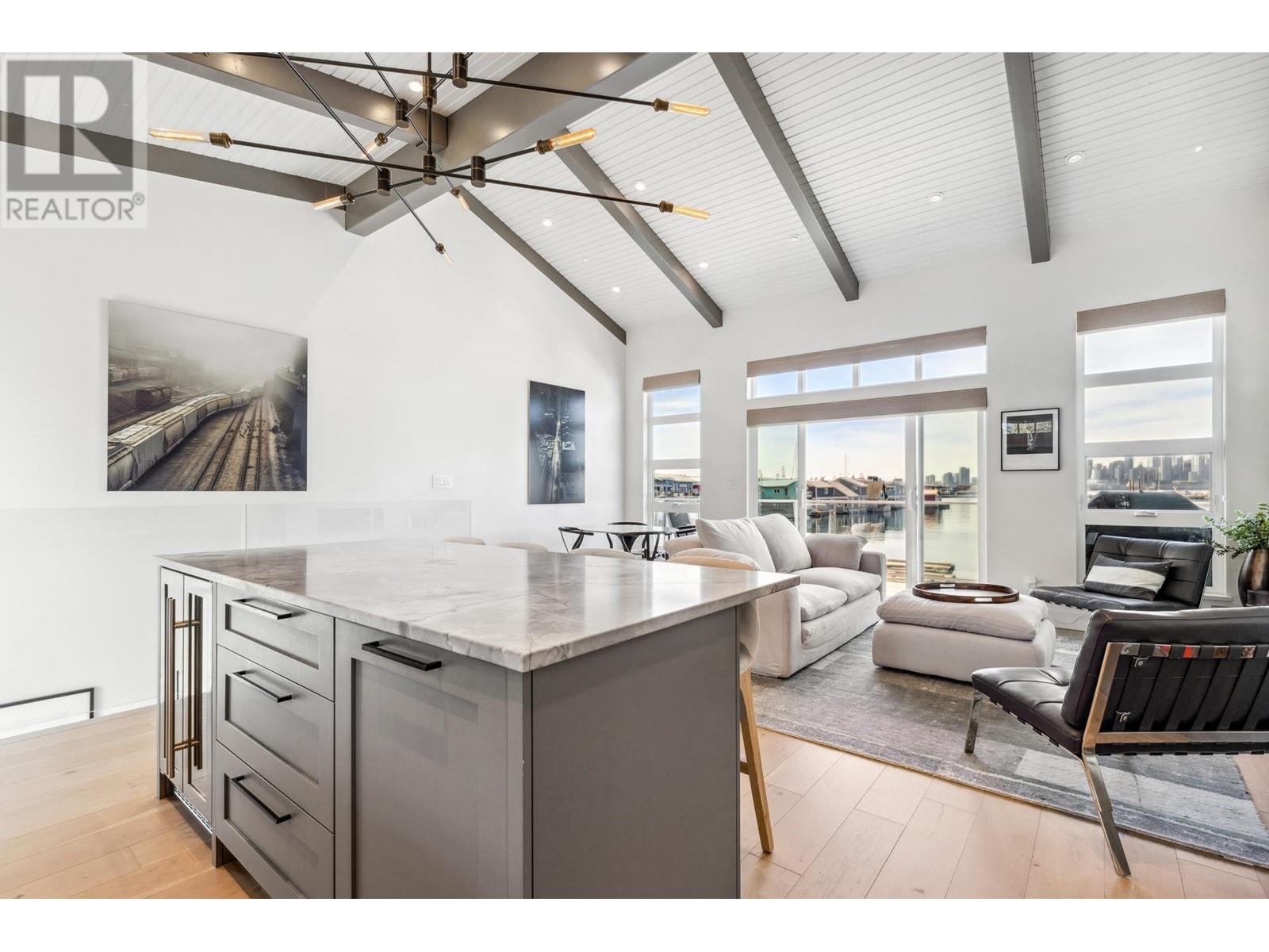 16 415 W Esplanade, North Vancouver, British Columbia  V7M 1A6 - Photo 14 - R3000516