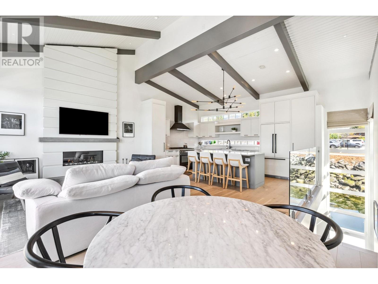 16 415 W Esplanade, North Vancouver, British Columbia  V7M 1A6 - Photo 21 - R3000516