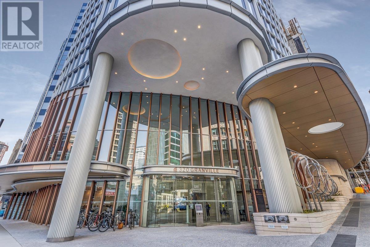 550 320 Granville Street, Vancouver, British Columbia  V6C 1S9 - Photo 2 - C8069035