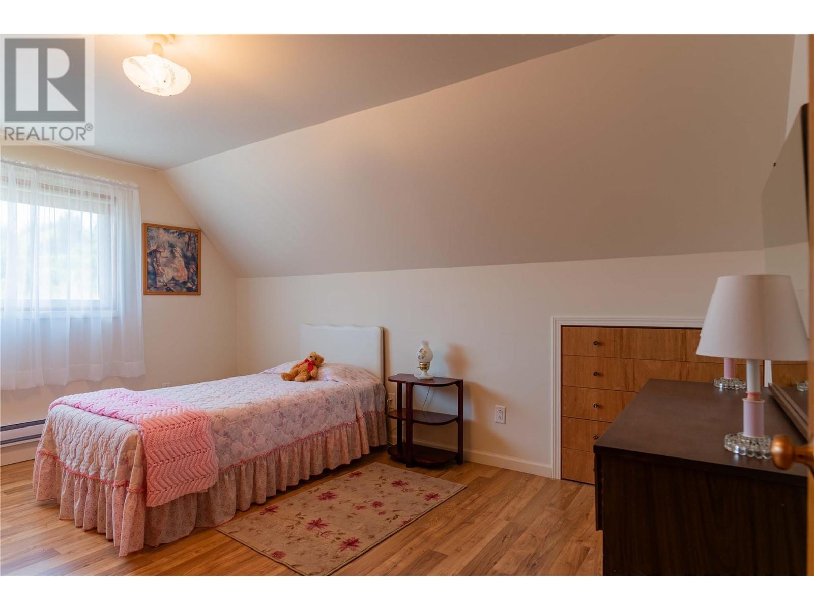 945 Thackeray Street, Warfield, British Columbia  V1R 2C3 - Photo 28 - 10346826