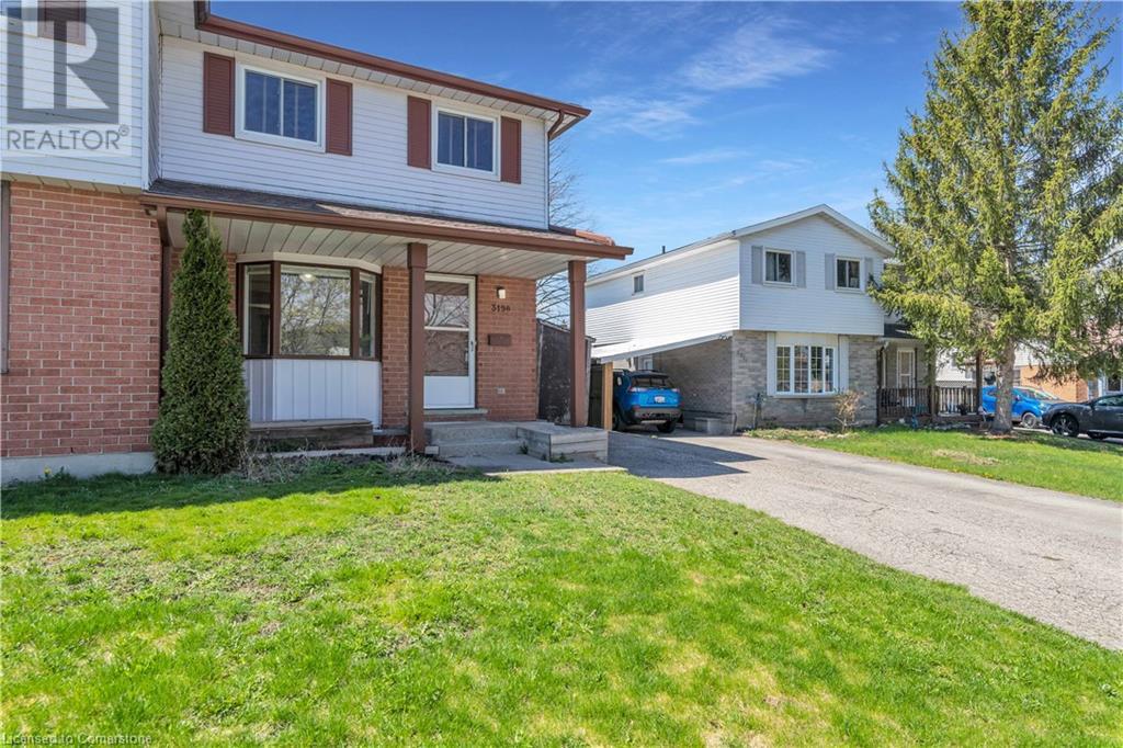 Property at 319B MAYVIEW Crescent image 2