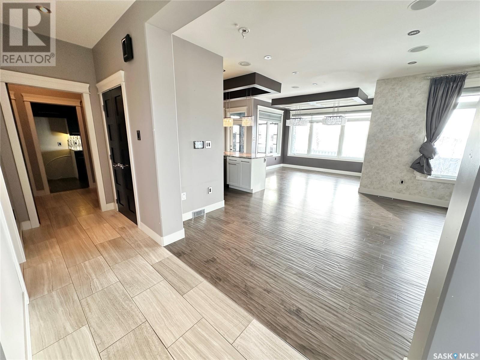 837 Johnston Drive, Weyburn, Saskatchewan  S4H 3M5 - Photo 6 - SK993861
