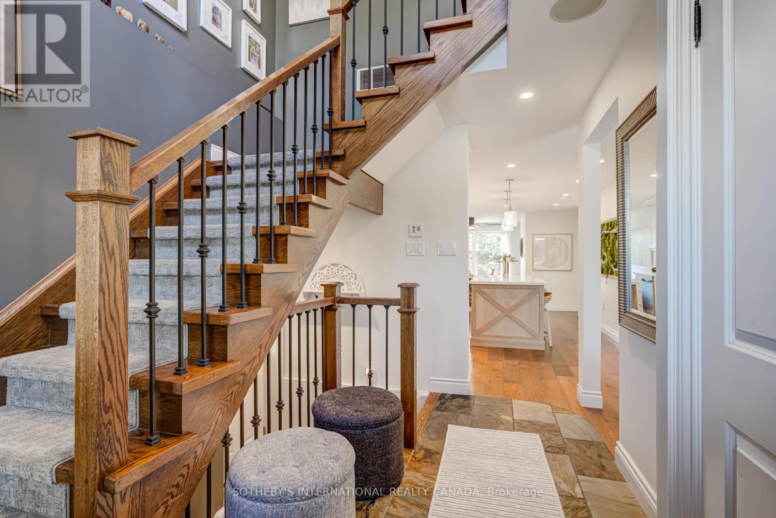 31 Maple Avenue N, Mississauga, Ontario  L5H 2R9 - Photo 4 - W12135159