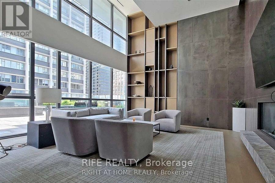 519 - 7 Grenville Street, Toronto, Ontario  M4Y 1A1 - Photo 29 - C12134152